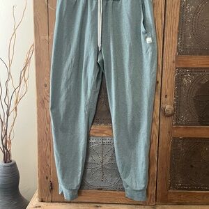 Vuori Jogger Sweatpants in Heather Teal